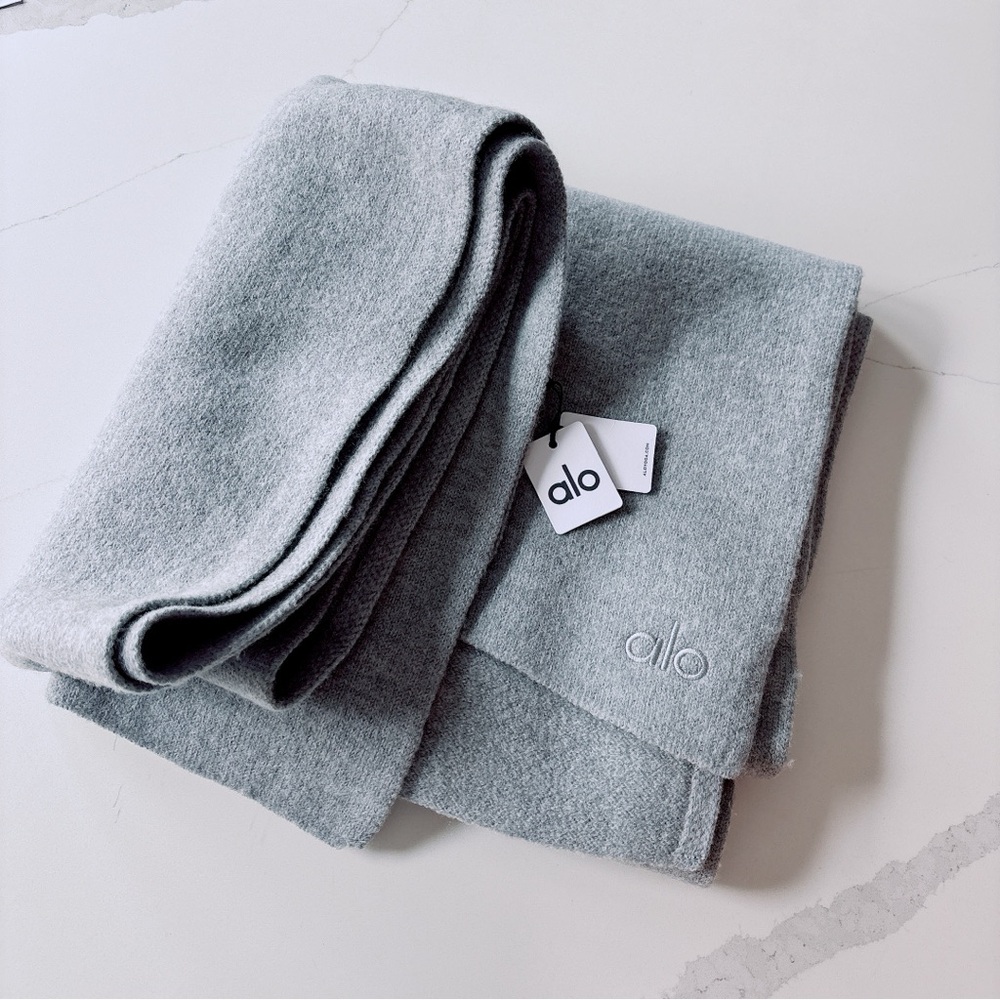 NWT Alo Scarf